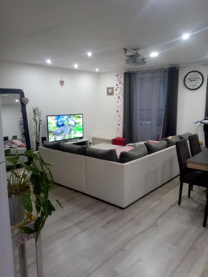 Apartamento Au P'Tit Bonheur Saint-Rambert-dʼAlbon Exterior foto